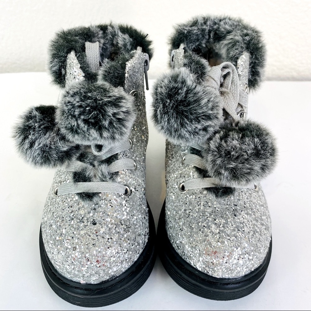 Nicole Miller Silver Glitter Fur Lined W/ Pom Pom Boots Size 7